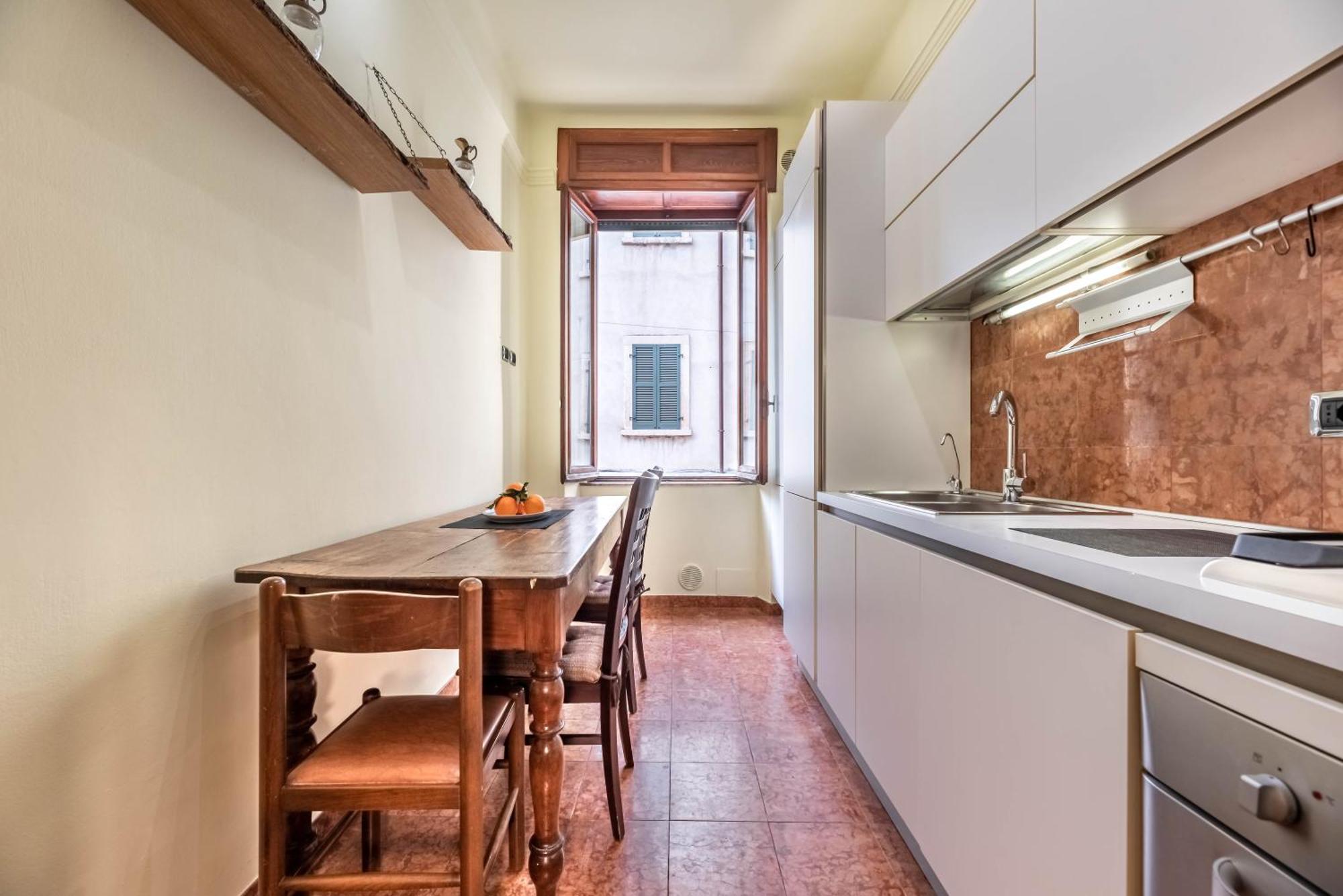 Piazza Isolo Central Apartment Verona Dış mekan fotoğraf