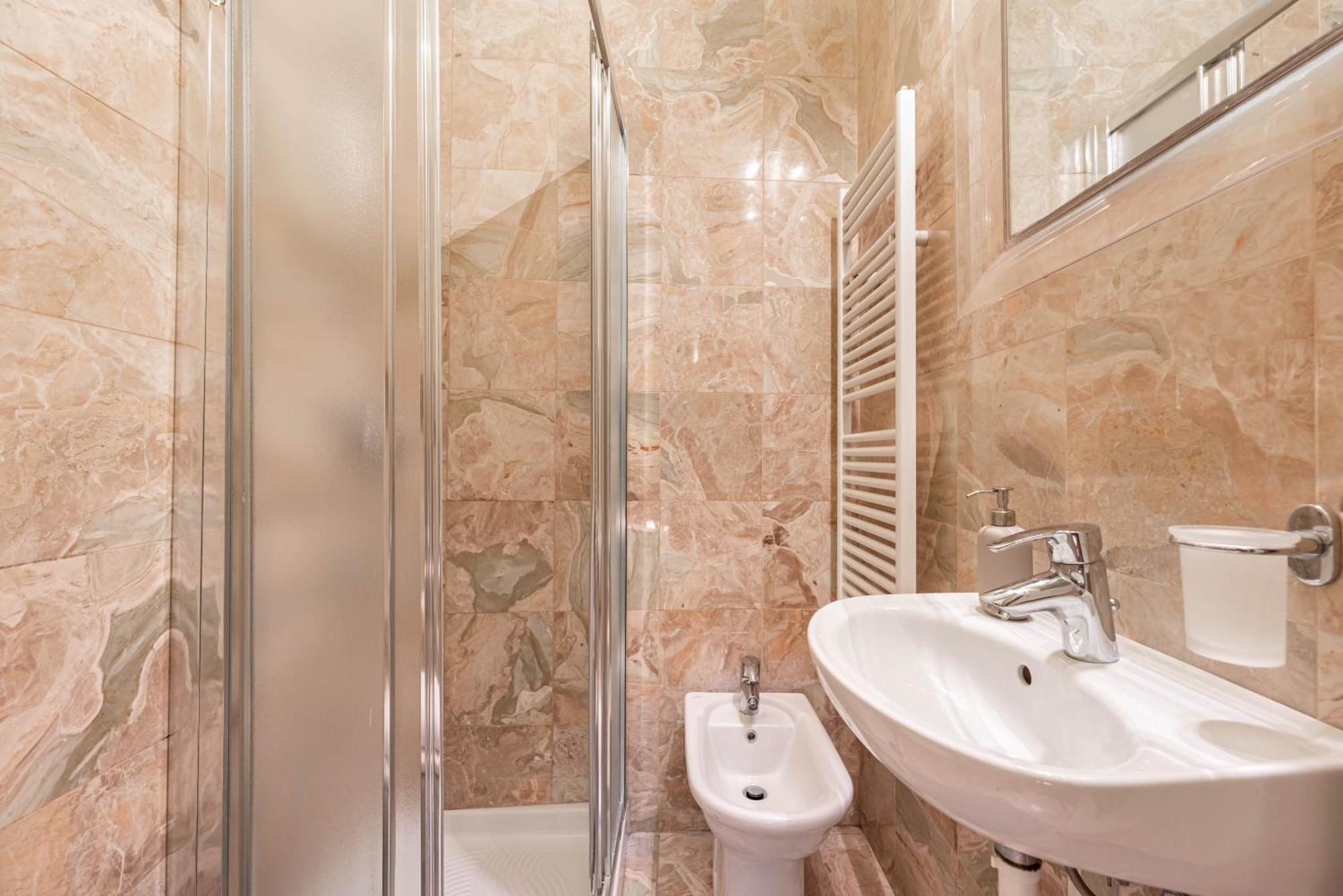 Piazza Isolo Central Apartment Verona Dış mekan fotoğraf