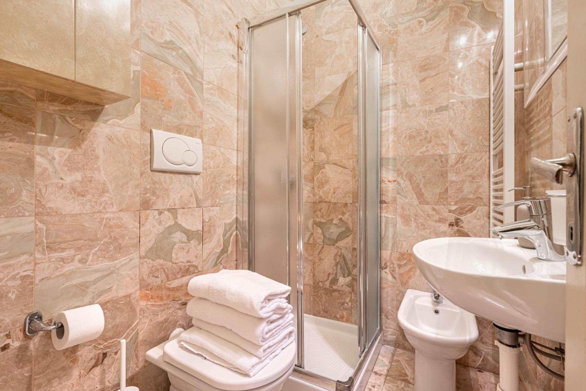 Piazza Isolo Central Apartment Verona Dış mekan fotoğraf