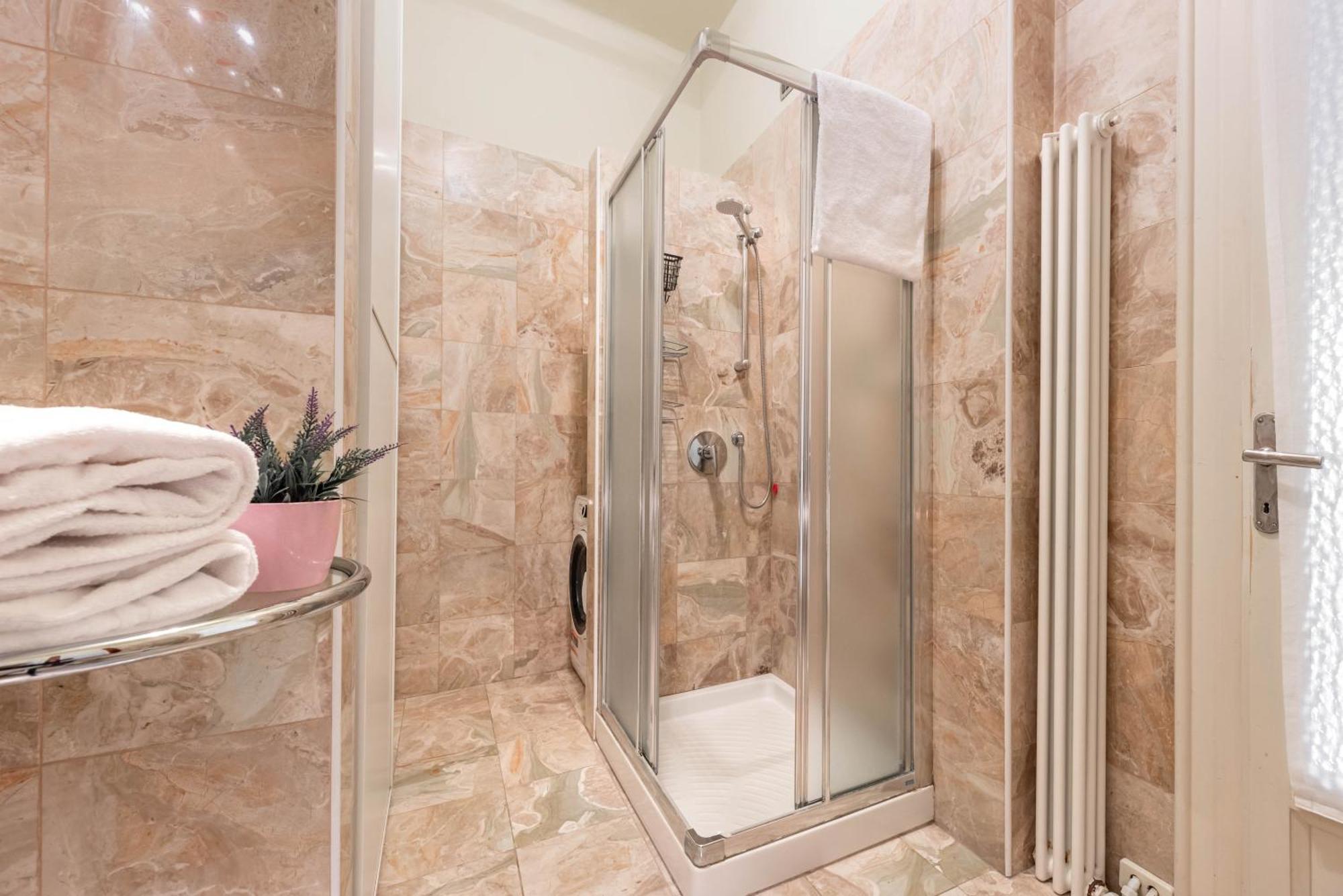 Piazza Isolo Central Apartment Verona Dış mekan fotoğraf