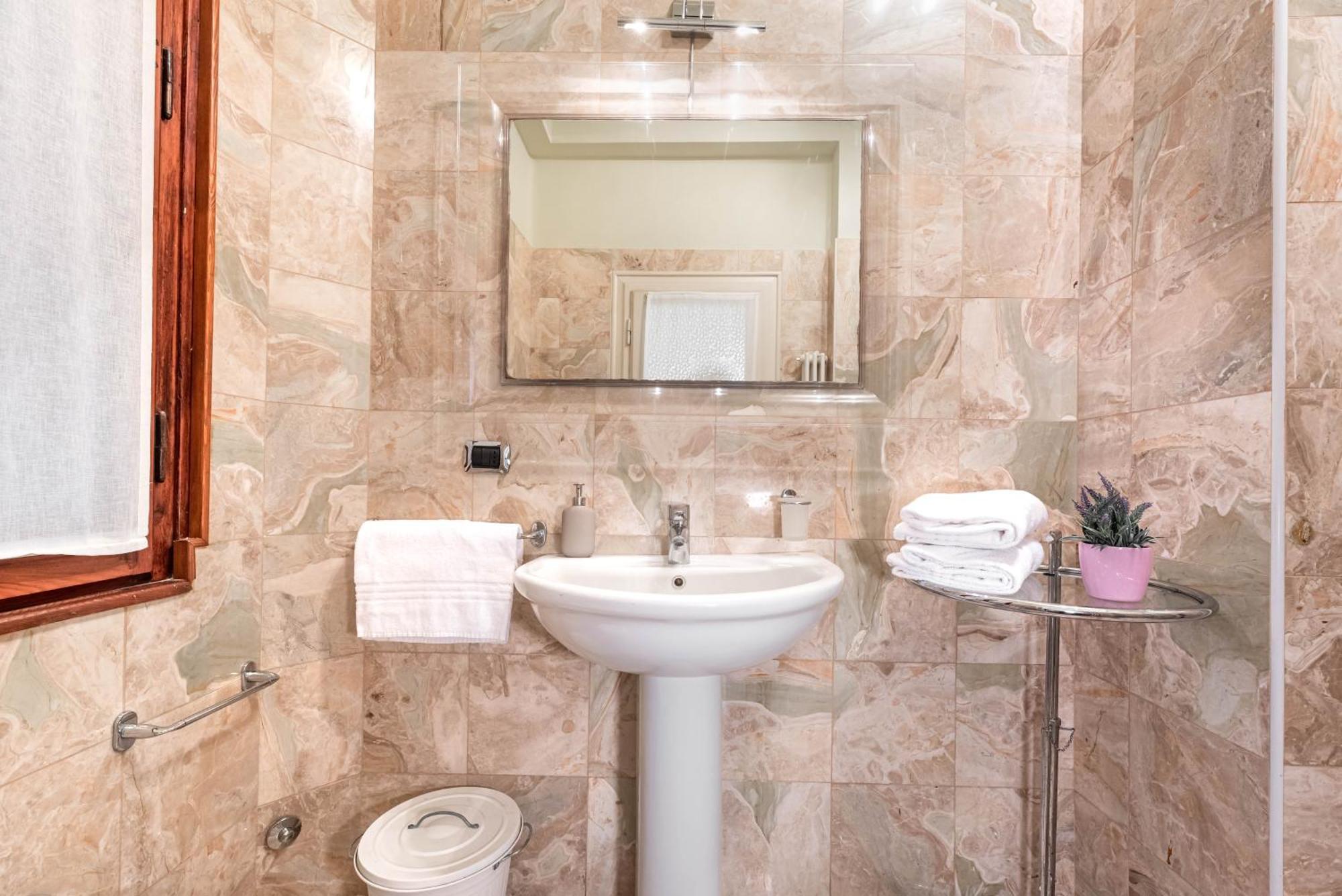 Piazza Isolo Central Apartment Verona Dış mekan fotoğraf