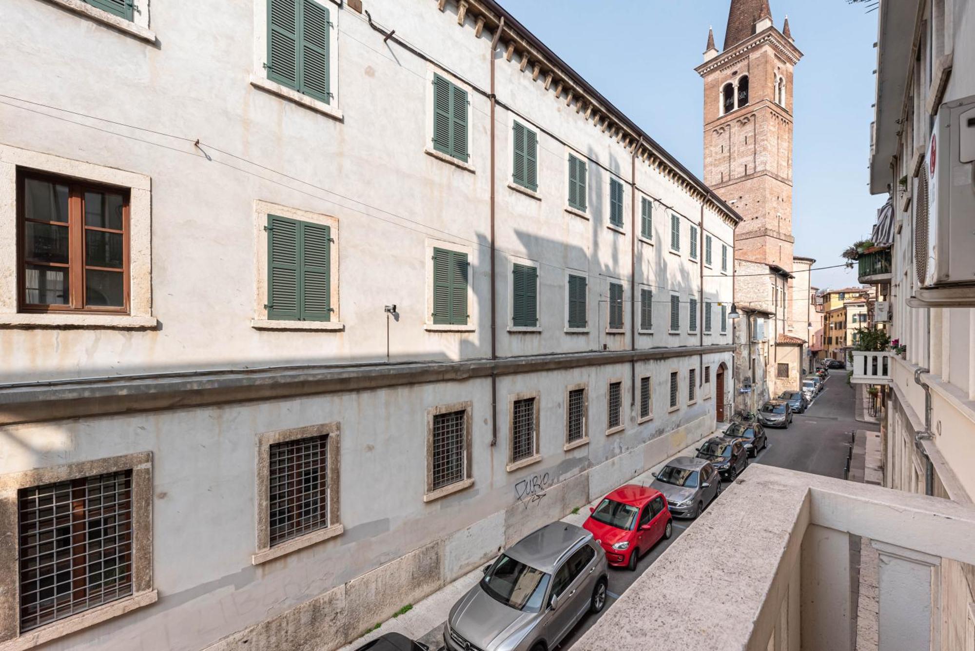 Piazza Isolo Central Apartment Verona Dış mekan fotoğraf